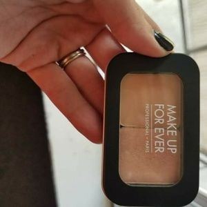 Make Up Forever eyeshadow duo